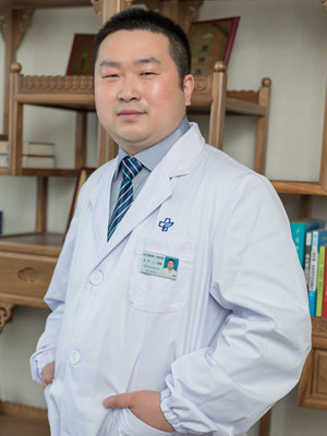 CG9A2198王可 脾胃病科_副本.jpg